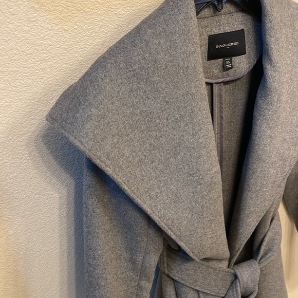 Banana Republic Coat - Picture 3 of 12